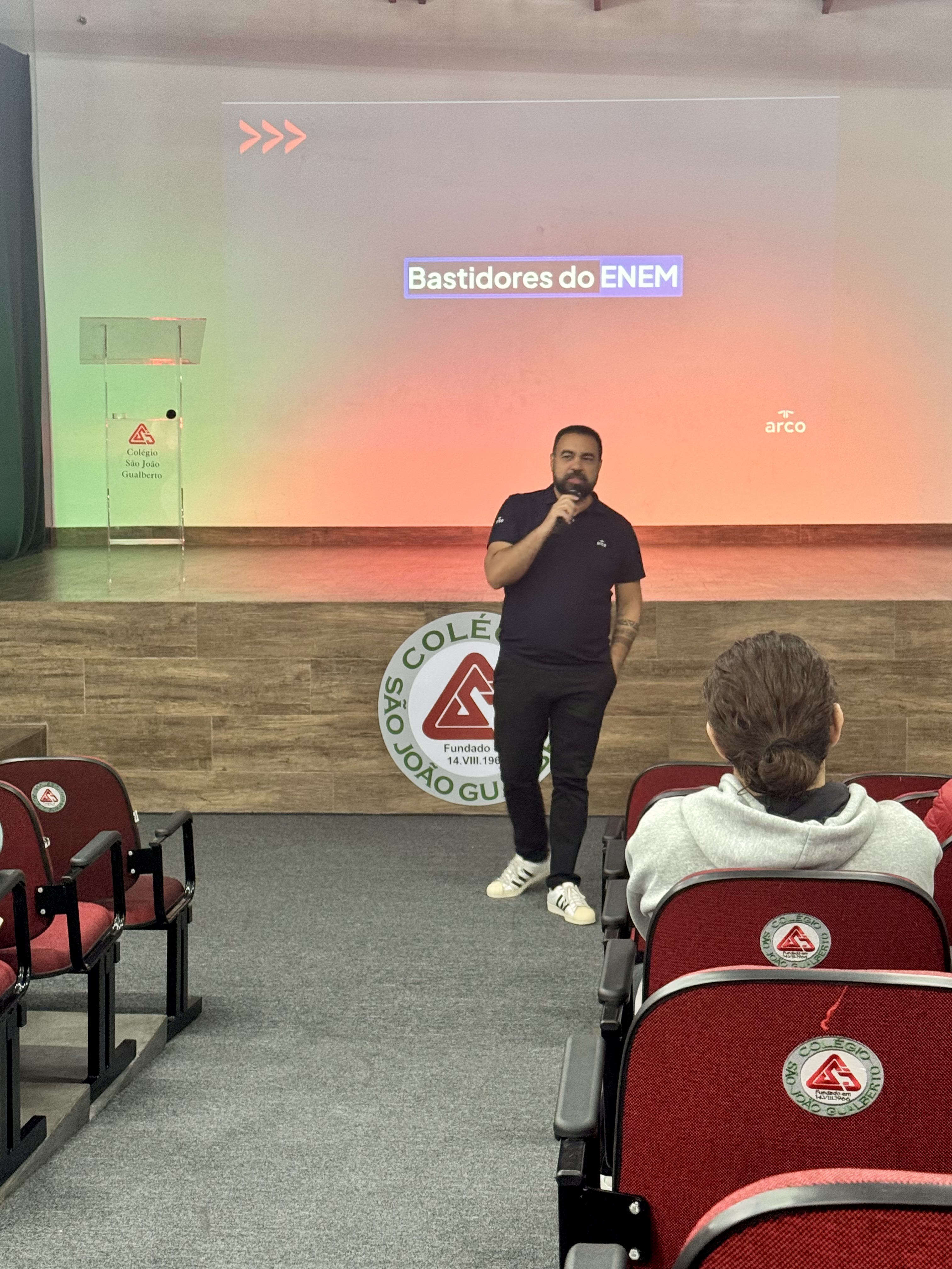 Col�gio S�o Jo�o Gualberto promove encontro especial sobre os Bastidores do ENEM Col�gio S�o Jo�o Gualberto