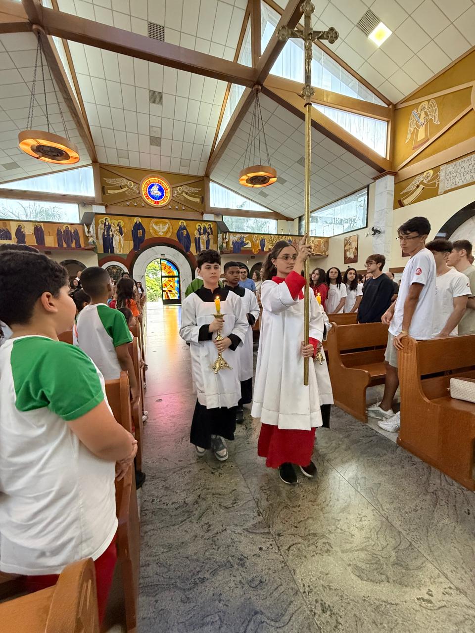 Missa marca o in�cio do ano letivo no Col�gio S�o Jo�o Gualberto Col�gio S�o Jo�o Gualberto